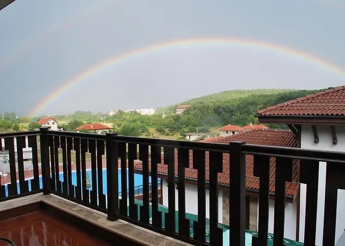 Апарт-отель St George Apartcomplex 3*